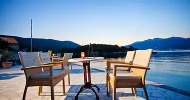 Вилла   с мебелью, с кондиционером, с видом на море в Тиват, Черногория