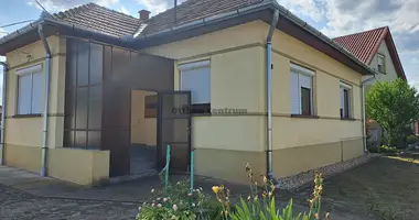 4 room house in Nagykatai jaras, Hungary