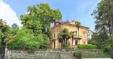 Villa 6 habitaciones en Verbania, Italia