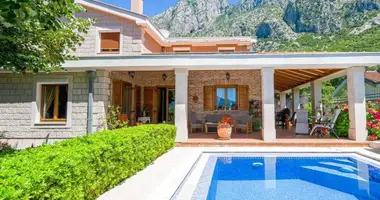 Haus 5 zimmer in Kotor, Montenegro