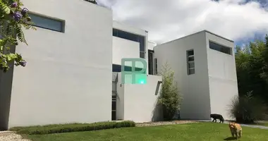 6 bedroom house in Uruguay