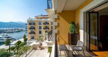 Wohnung 4 zimmer in Tivat, Montenegro