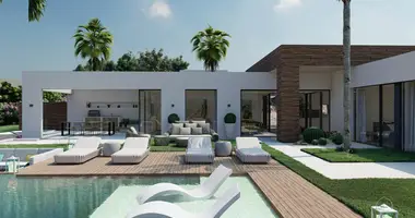 Villa 4 bedrooms with parking, with Elevator, with Air conditioner in Marbella, Spain