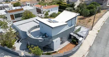 3 bedroom house in Demos Agiou Athanasiou, Cyprus