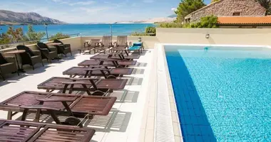 Hotel 3 500 m² in Karlobag, Croatia