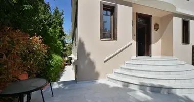 Cottage 4 bedrooms in Municipality of Vari - Voula - Vouliagmeni, Greece