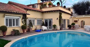 Villa  mit Klimaanlage, mit Meerblick, mit Garten in Italien