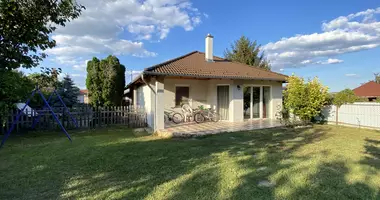 4 room house in Maglod, Hungary