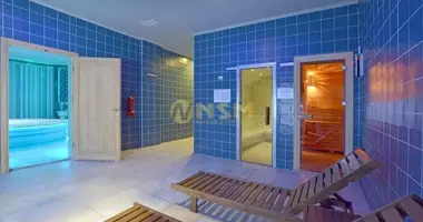 2 room apartment with swimming pool, with sauna, gym in Mahmutlar, Turkey