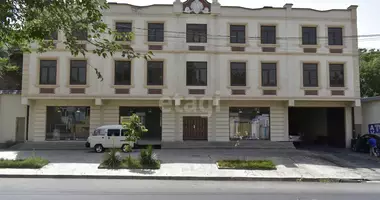 Коммерческое помещение 1 000 м² в Самарканд, Узбекистан