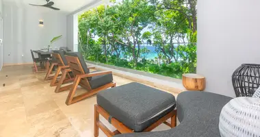 Condo in West Bay, Honduras