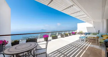 Penthouse 3 bedrooms with parking, with Air conditioner, with Sea view in Altea, Spain