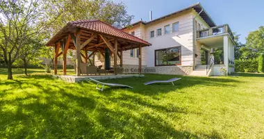 Casa 8 habitaciones en Erd, Hungría