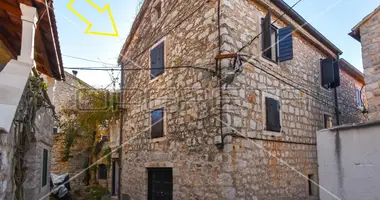 3 room house in Vrboska, Croatia