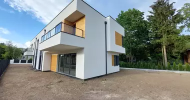 4 bedroom house in Warsaw, Poland