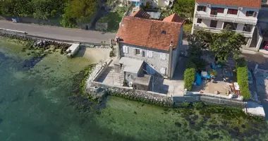 2 bedroom house in Prcanj, Montenegro
