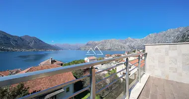 Apartamento 5 habitaciones en Dobrota, Montenegro