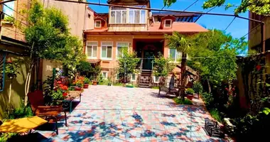 Villa 7 zimmer mit Möbliert, mit Zentralheizung, mit Verfügbar in Tiflis, Georgien