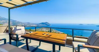 Villa 5 zimmer mit Balkon, mit Klimaanlage, mit Meerblick in Kas, Türkei