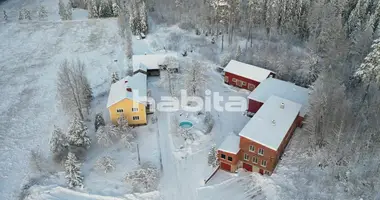 Haus 8 Zimmer in Tuusula, Finnland