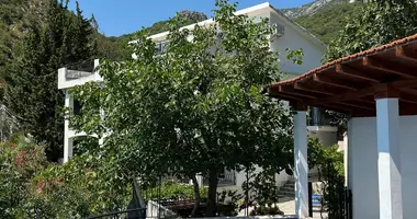 Casa 3 habitaciones en Becici, Montenegro