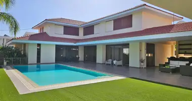 6 bedroom house in Lakatameia, Cyprus
