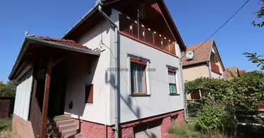 Dom 3 pokoi w Tiszakecske, Węgry