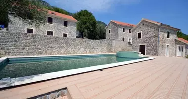 Mieszkanie 6 pokojów w Zelenika-Kuti, Czarnogóra