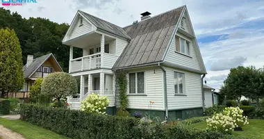 Maison dans Naujatriobiai, Lituanie