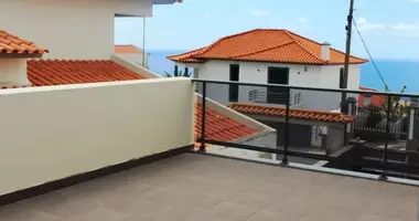 Вилла   с балконом, с кондиционером, с террасой в Madeira, Португалия