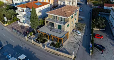Casa 9 habitaciones en Okrug Gornji, Croacia