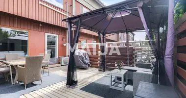 Квартира 4 комнаты в Helsinki sub region, Финляндия