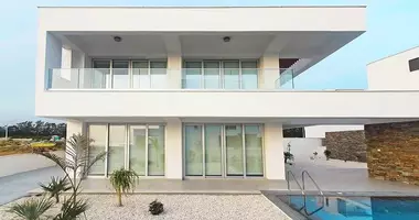 Villa 4 Zimmer mit Terrasse, mit Schwimmbad, mit geschützter Bereich in Paphos, Cyprus