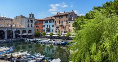 Пентхаус 6 комнат в Desenzano del Garda, Италия