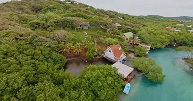 Дом 4 спальни в Pollytilly Bight, Гондурас
