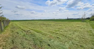 Parcela en Polgardi, Hungría