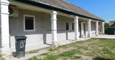 2 room house in Tapiobicske, Hungary