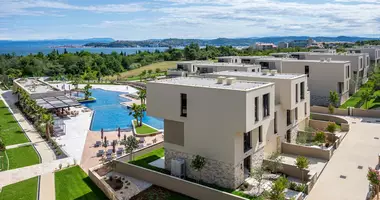 Villa  con acristalamiento con cámara, con balcón, con amueblado en Crveni Vrh, Croacia