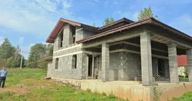 Haus in Putcynski siel ski Saviet, Weißrussland