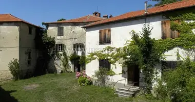 Dom w Asti, Włochy