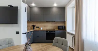 Apartamento 3 habitaciones en Minsk, Bielorrusia