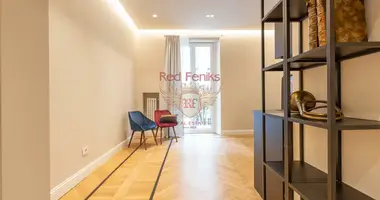 3 bedroom apartment in Milan, Italy