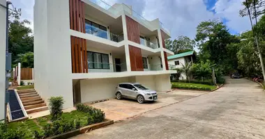 Condo in Sandy Bay, Honduras