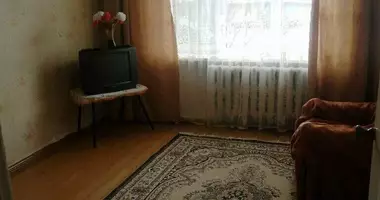 Apartamento 3 habitaciones en Piersamajski, Bielorrusia