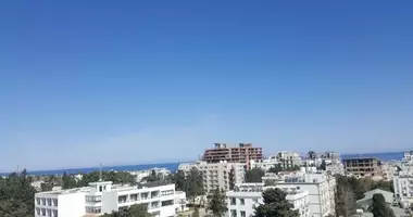 Пентхаус   с парковкой, с лифтом, с видом на море в Кирения, Северный Кипр