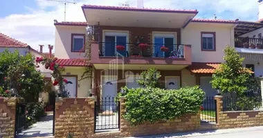 Villa 5 Zimmer mit Möbliert, mit Zentralheizung, mit Asphaltierte Straße in Tiflis, Georgien