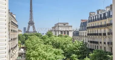 3 bedroom apartment in Paris, France