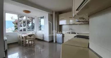Villa 5 Zimmer mit Möbliert, mit Zentralheizung, mit Asphaltierte Straße in Tiflis, Georgien