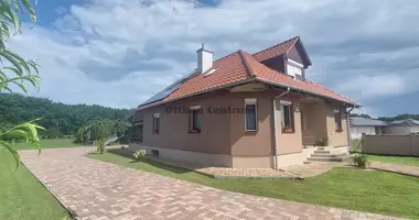 5 room house in Fityehaz, Hungary