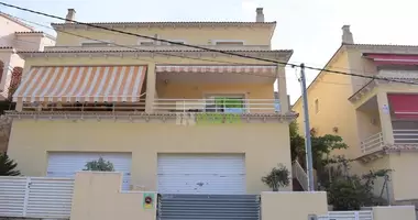 5 room house in Spain